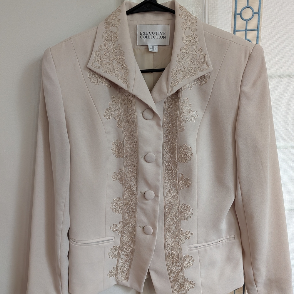 Executive Collection Vintage Women's Cream Embroidered Blazer - Picture 4 of 4
